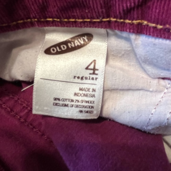 Old Navy The Sweetheart Maroon Corduroy Pants Sz 4 Boot cut - Picture 9 of 9